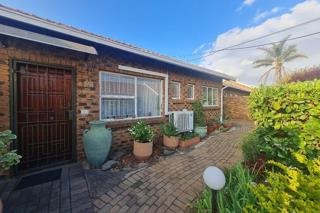 Property #ENT0273580, Townhouse for sale in Edenvale Central