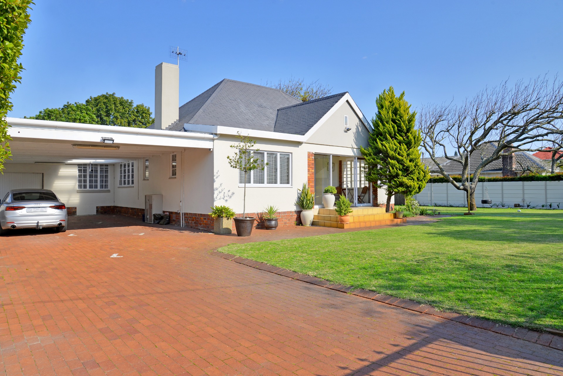 House Rental Monthly in Pinelands