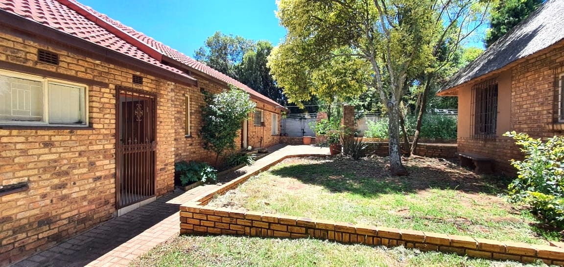 Welcome to your next home or professional sanctuary in the heart of Noordheuwel!