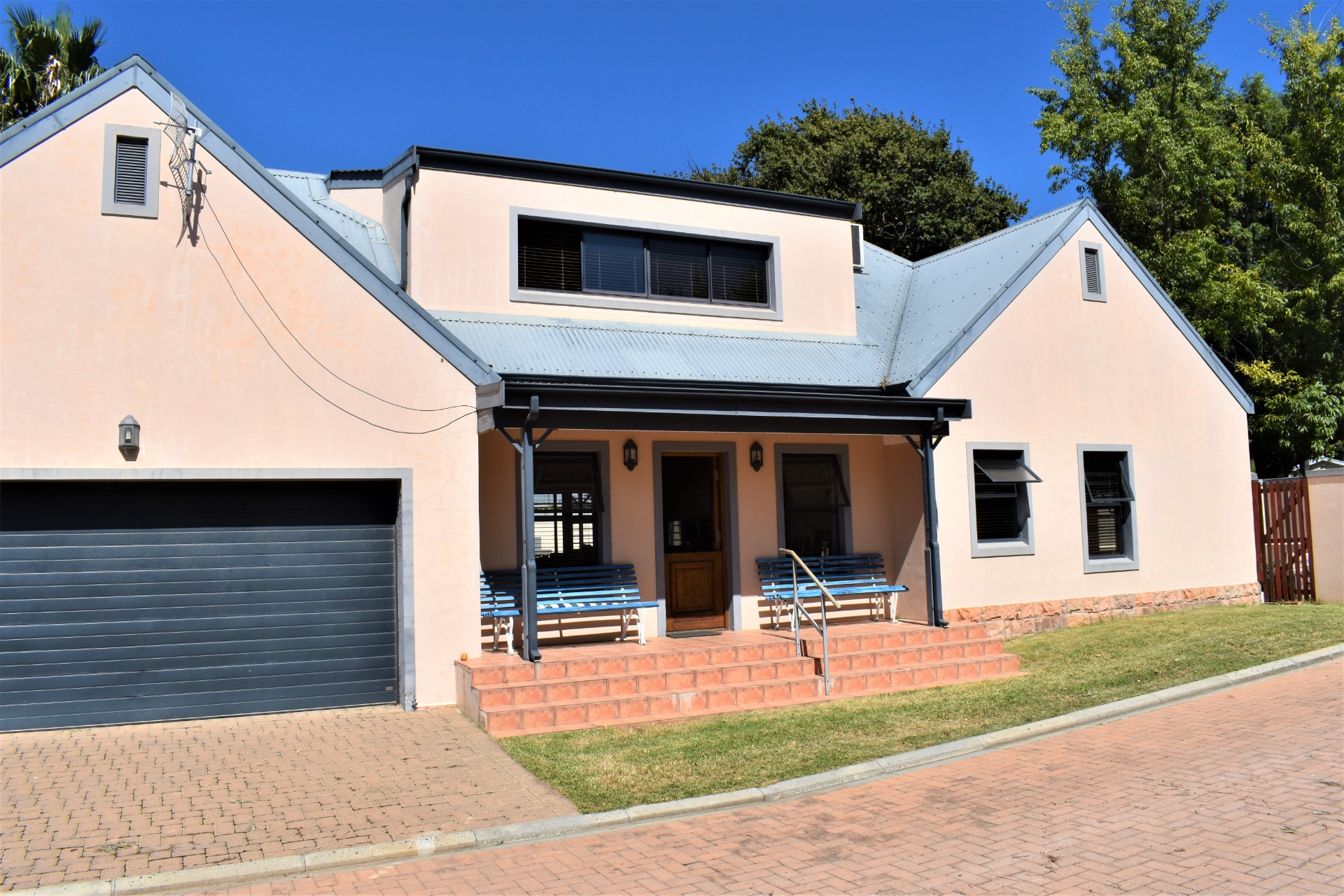 Property #ENT0244122, House for sale in Villiersdorp Central