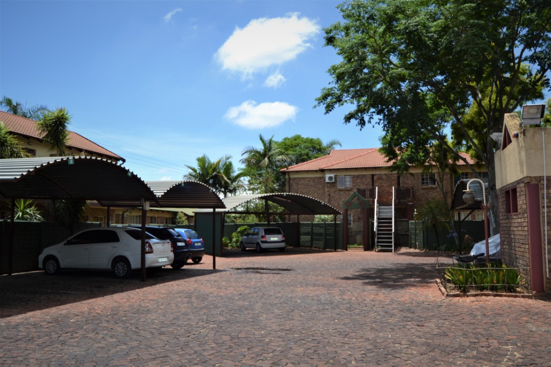 Property #ENT0153176, Townhouse for sale in Rietfontein