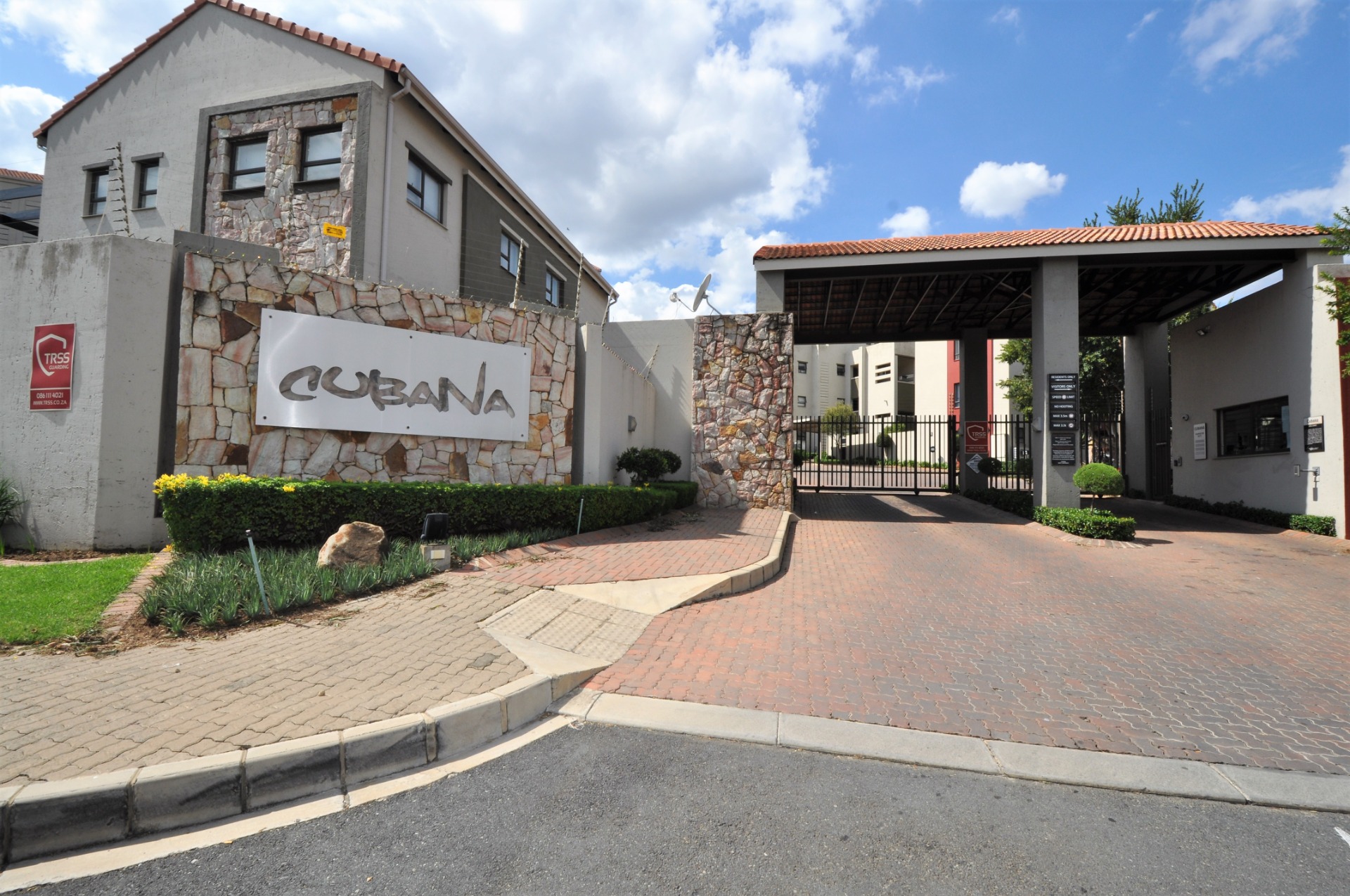 Apartment For Sale in Sunninghill