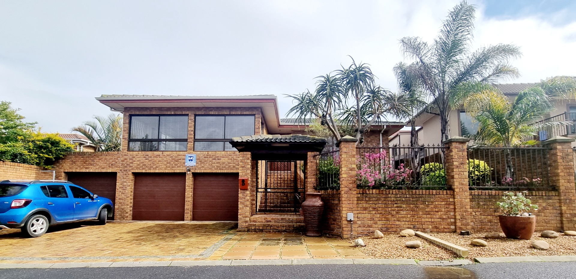 House For Sale in Vredekloof Heights
