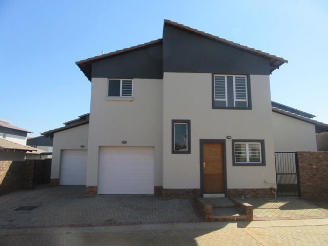 Property #ENT0081739, House for sale in Silver Lakes