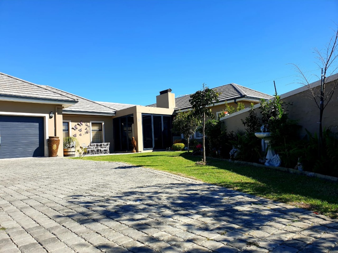 Property #ENT0144477, House for sale in Kraaibosch Country Estate