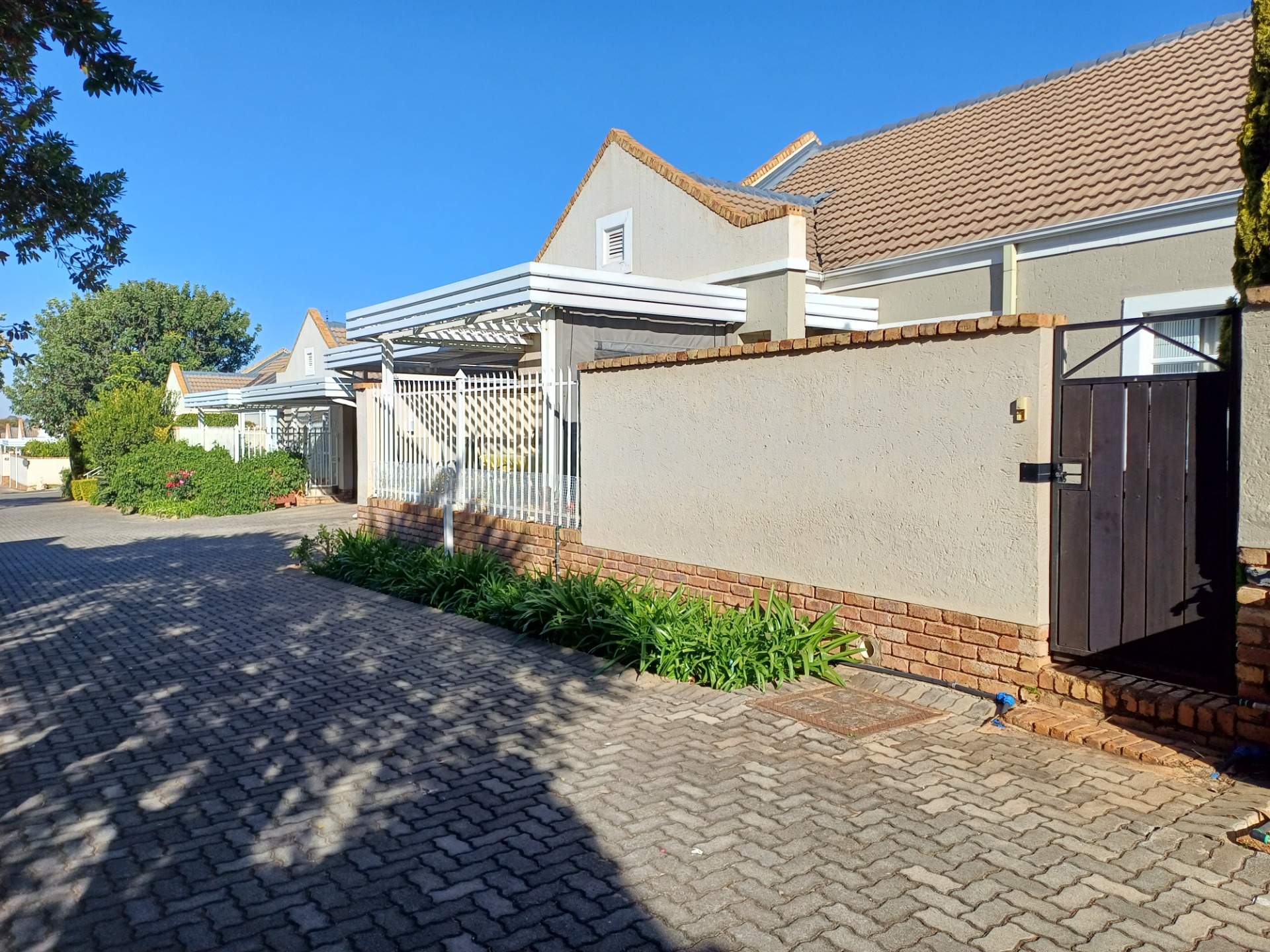 Property #ENT0254068, Townhouse for sale in Willow Park Manor
