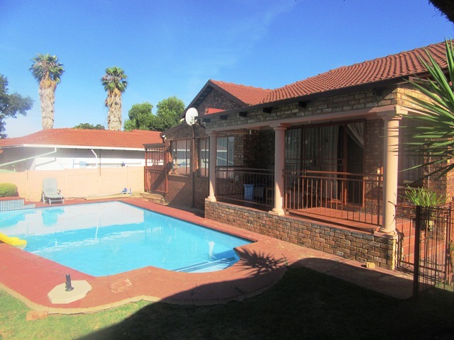 Property #ENT0122808, House for sale in Garsfontein
