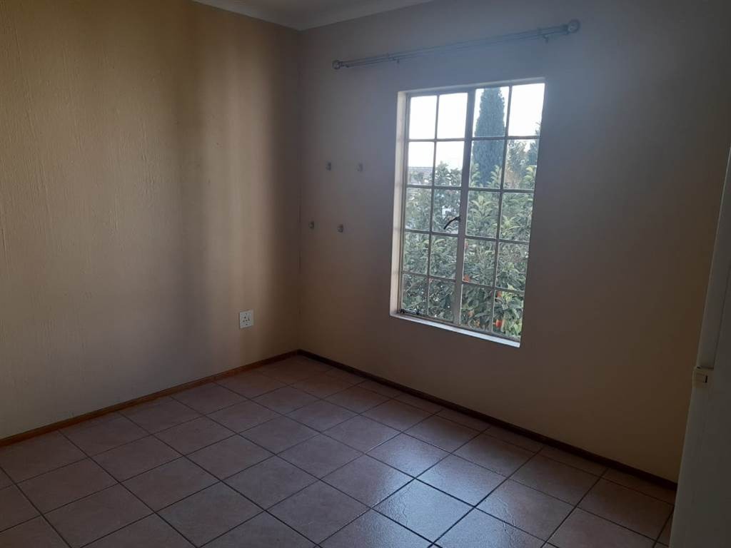 Apartment For Sale in Dowerglen Ext 4