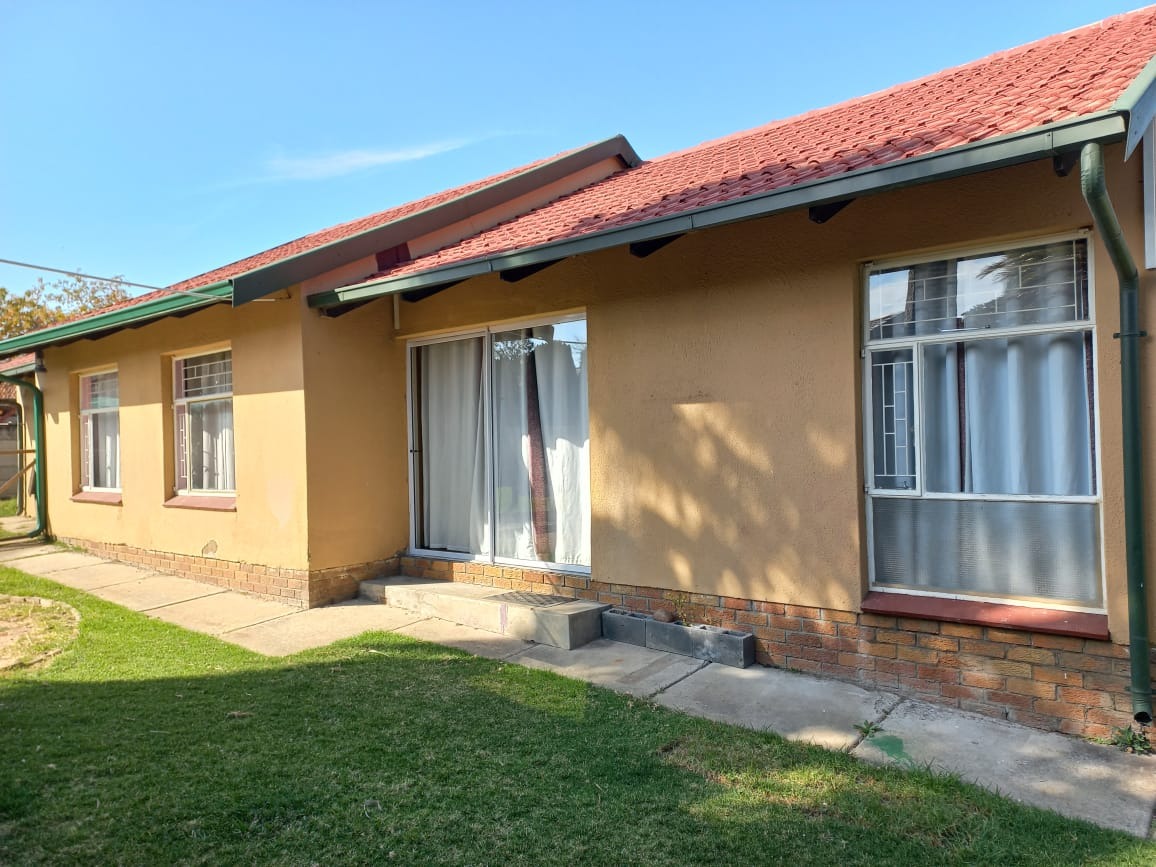 Property #ENT0262542, House for sale in Secunda Central