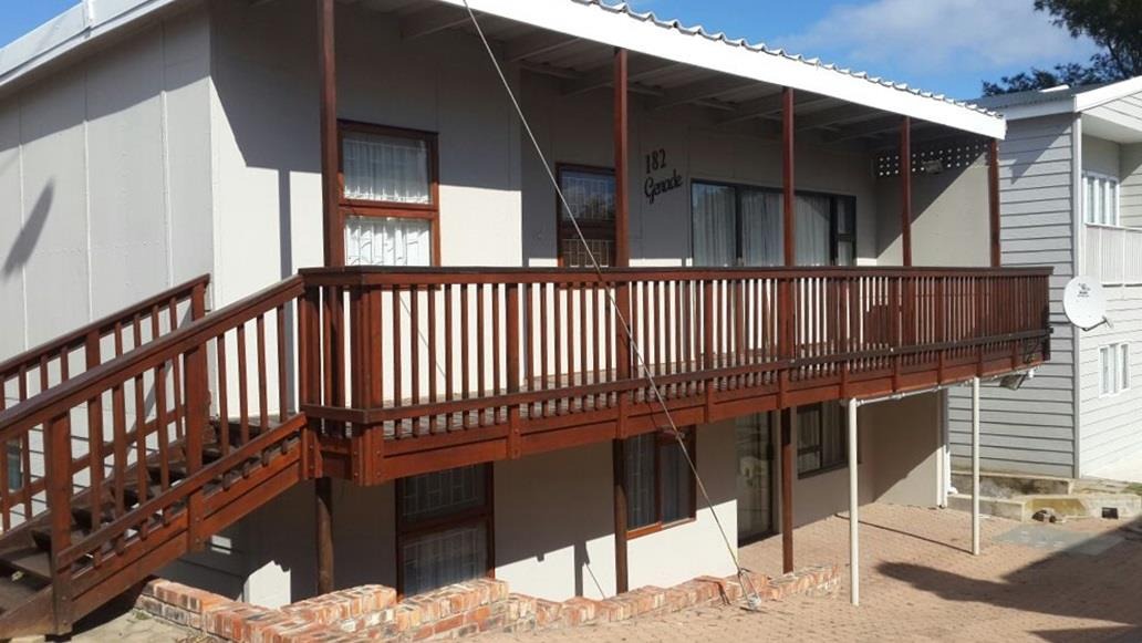 House For Sale in Hartenbos Central